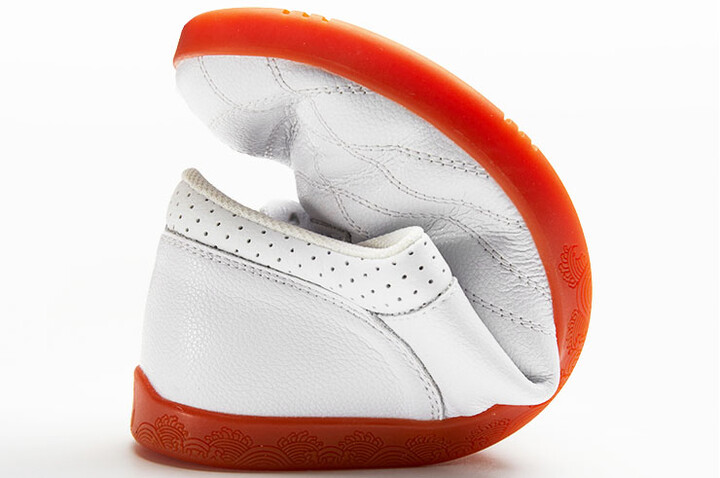 Zapatos de Taiji WYX, Logo Rojo