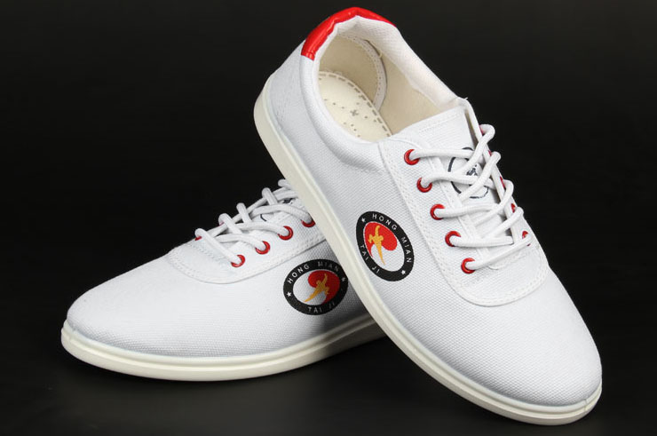 Hong Mian Taiji Shoes, Red Eyelets