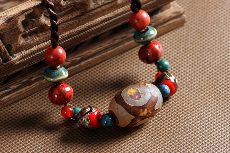 Collier, Agate