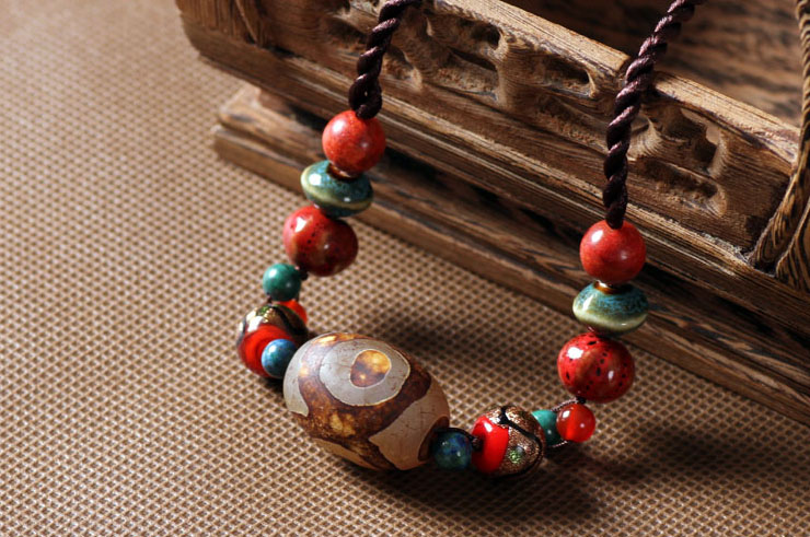 Collier, Agate