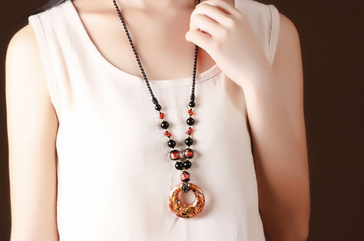 Collier, Style Chinois