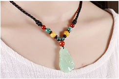 Collier Jade 1