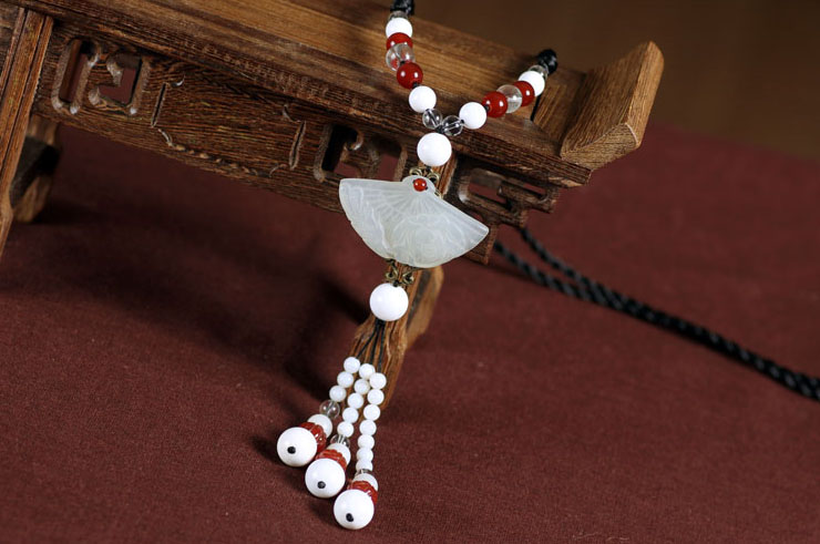 Collier, Jade 2
