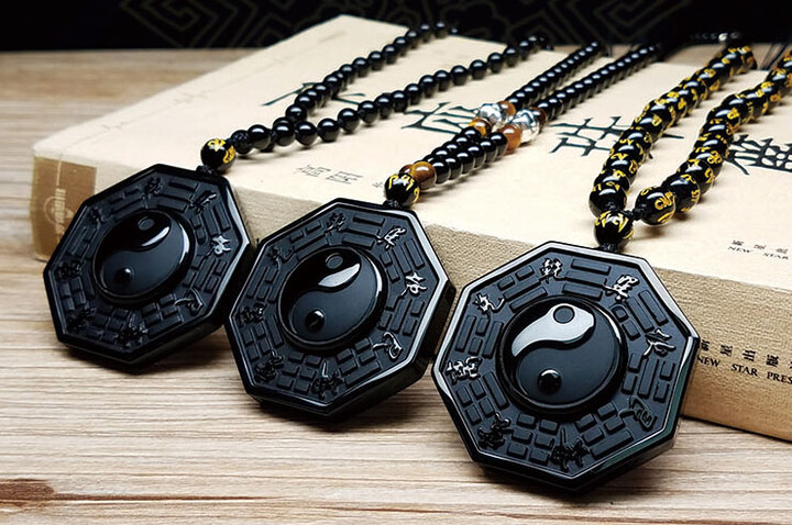 Collier, Yin Yang Yu