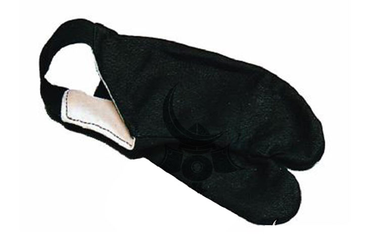 Tabi Socks with fastener