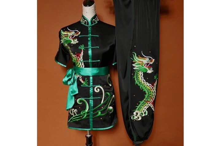 Traje Bordado, Chang Quan Dragón 6